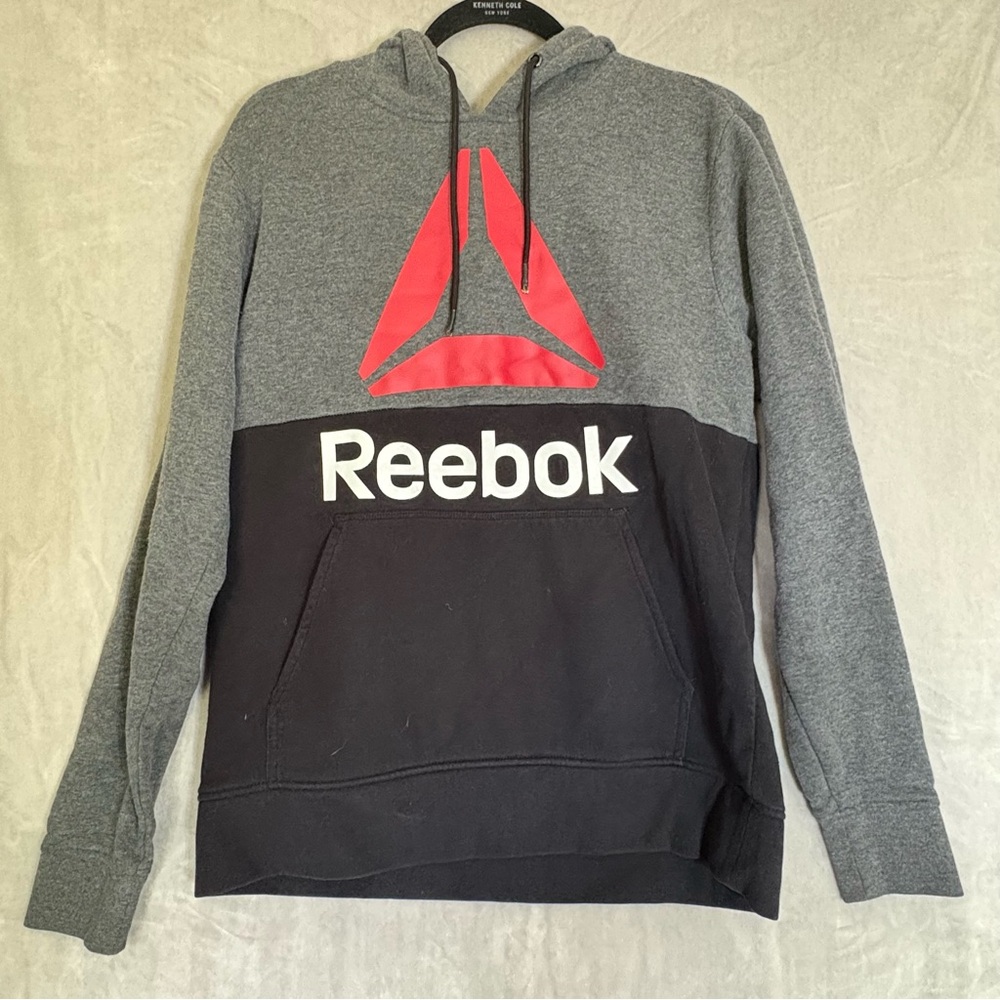 Reebok Sweatshirt – Size Small, Athletic Pullover